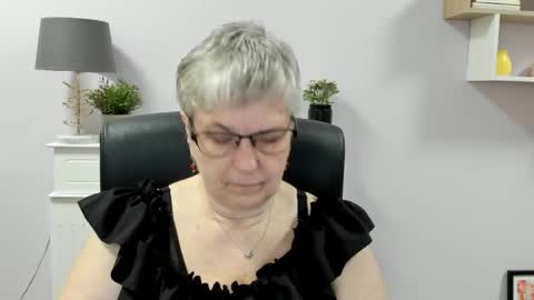 I R I S online show from 05/18/26, 06:08