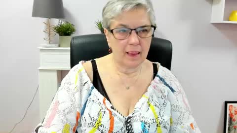I R I S online show from 05/21/26, 06:42