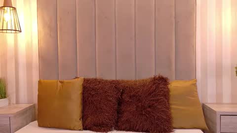 Iris  online show from 12/01/25, 01:49