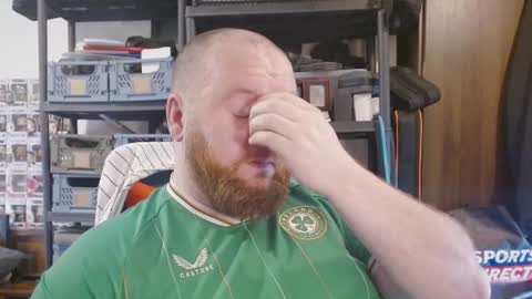 Snapshot of irishdaddy24 chatting on 06/11/26, 11:30 twitter theirishman205 online show from 06/11/26, 11:30