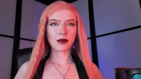 Snapshot of irisice chatting on 12/05/24, 10:01 Miss Iris Fansly Miss Iris new inst. online show from 12/05/24, 10:01