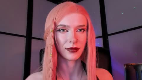 Snapshot of irisice chatting on 12/05/24, 01:06 Miss Iris Fansly Miss Iris new inst. online show from 12/05/24, 01:06