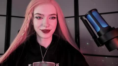 Snapshot of irisice chatting on 02/09/25, 08:33 Miss Iris Fansly Miss Iris new inst. online show from 02/09/25, 08:33