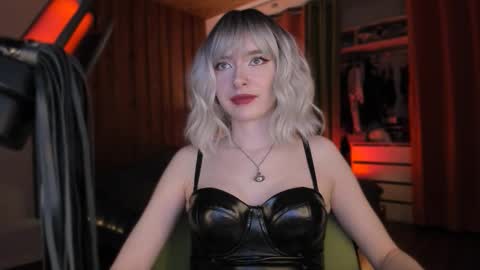 Snapshot of irisice chatting on 12/14/25, 06:56 Miss Iris Fansly Miss Iris new inst. online show from 12/14/25, 06:56