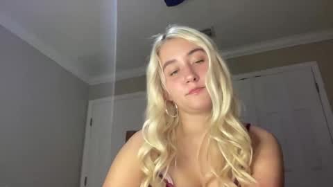 Irispink1 online show from 12/14/25, 11:31