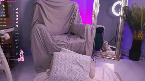 Snapshot of irisreynolds chatting on 12/15/24, 08:52 Maria online show from 12/15/24, 08:52