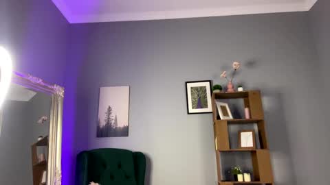 Snapshot of irisreynolds chatting on 01/23/25, 09:29 Maria online show from 01/23/25, 09:29