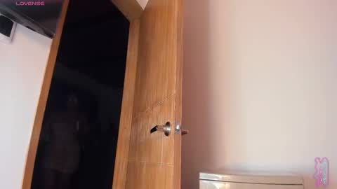 iris online show from 03/08/26, 08:51