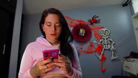 Snapshot of iriss_cardenas chatting on 10/28/25, 11:25 iriss_cardenas online show from 10/28/25, 11:25