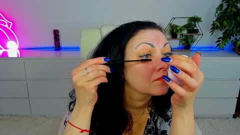 Iris online show from 03/18/26, 06:49