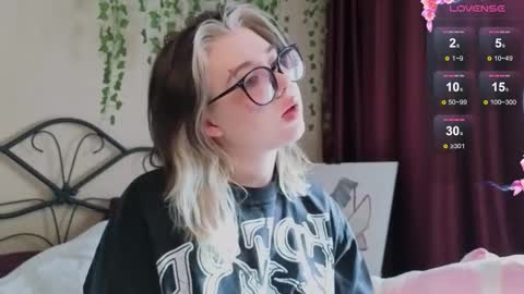 I am Cutie Iris3 online show from 09/10/25, 04:34