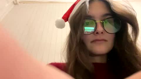 irisss31 online show from 12/14/24, 05:03