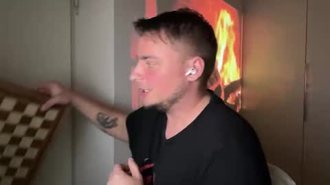 Snapshot of iron_man_13 chatting on 12/16/25, 02:16 Ironman online show from 12/16/25, 02:16