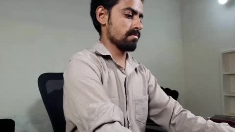 Snapshot of ironcharm4455 chatting on 06/15/26, 06:21 Naveed online show from 06/15/26, 06:21