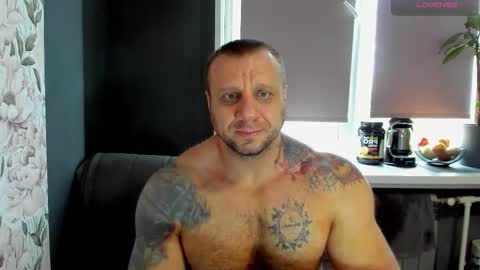Snapshot of ironhulk22 chatting on 10/04/25, 10:35 ironhulk22 online show from 10/04/25, 10:35