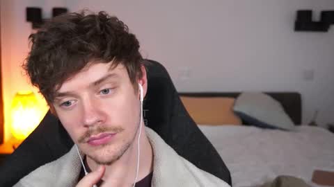 Sam online show from 10/03/25, 03:53