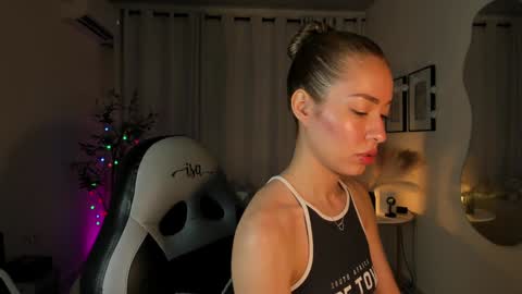 isa_____ online show from 12/17/24, 10:11