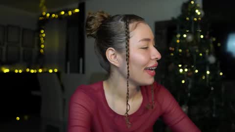 isa_____ online show from 12/20/25, 03:35