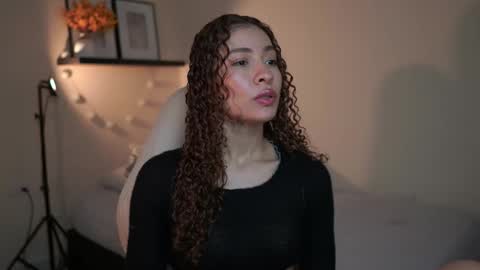 isa_____ online show from 02/11/26, 02:49