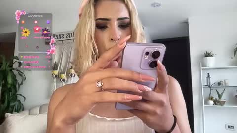 Isabella online show from 03/22/26, 09:18