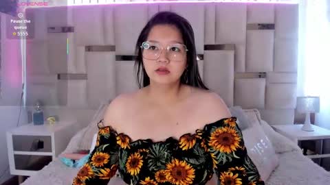 Snapshot of isa__rose chatting on 10/06/25, 12:02 isa rose online show from 10/06/25, 12:02