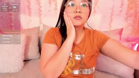 Snapshot of isa__rose chatting on 10/11/25, 02:00 isa rose online show from 10/11/25, 02:00