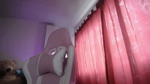 Isabella  online show from 11/19/25, 03:23