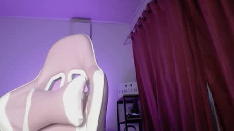 Isabella  online show from 11/22/25, 10:36