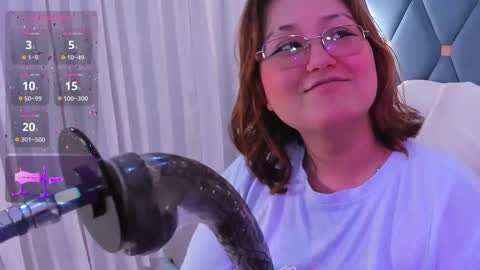 Snapshot of isa_grey_ chatting on 09/24/25, 08:56 Isa online show from 09/24/25, 08:56