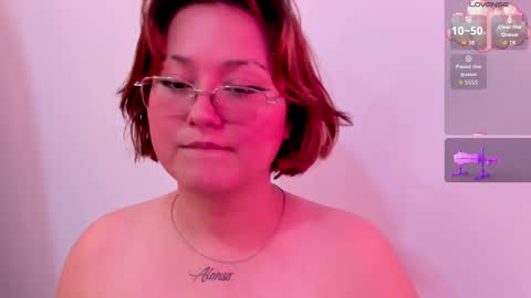 Snapshot of isa_grey_ chatting on 10/03/25, 03:53 Isa online show from 10/03/25, 03:53