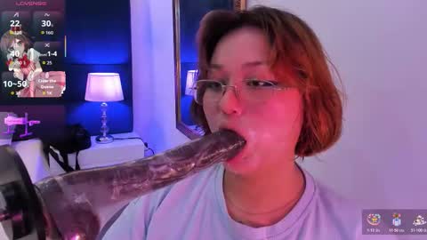Snapshot of isa_grey_ chatting on 10/17/25, 10:34 Isa online show from 10/17/25, 10:34