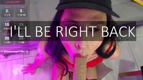 Isabella Hall online show from 02/04/25, 12:19