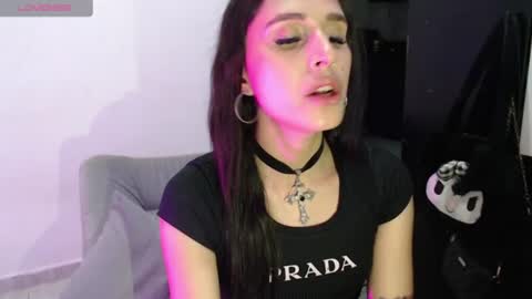 Snapshot of isa_hall chatting on 07/25/26, 10:51 Isabella Hall online show from 07/25/26, 10:51
