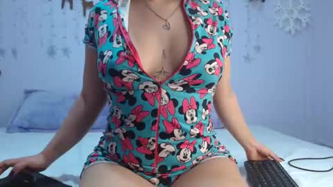 isa_jones1 online show from 01/04/25, 02:14