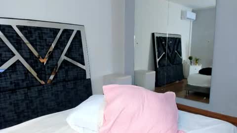 oIssaJonneso online show from 10/01/25, 12:11