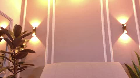 Isabella online show from 04/06/26, 12:17