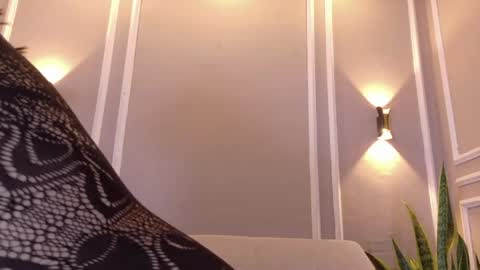 Snapshot of isa_kis_1 chatting on 05/19/26, 12:11 Isabella online show from 05/19/26, 12:11