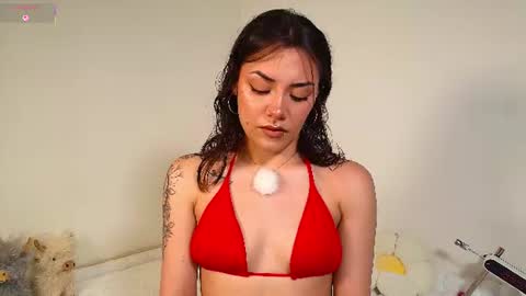 Snapshot of isa_laurentt chatting on 06/26/26, 01:32 Isabella Laurentt online show from 06/26/26, 01:32
