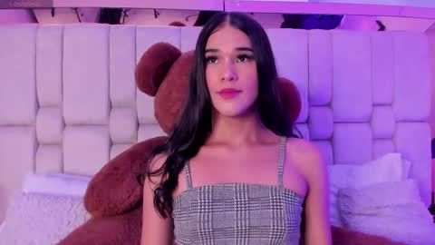 Snapshot of isa_little_star chatting on 02/14/25, 11:53 Isa online show from 02/14/25, 11:53