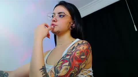 Snapshot of isa_maiden_ chatting on 01/29/25, 06:22 online show from 01/29/25, 06:22