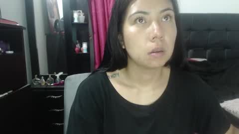 Snapshot of isa_mey chatting on 12/31/24, 02:40 Isa online show from 12/31/24, 02:40