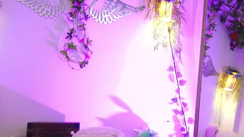 Isabella        online show from 11/30/25, 06:12