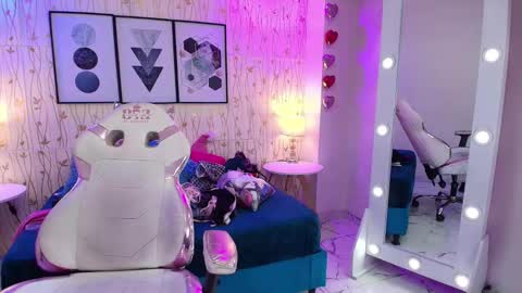 Snapshot of isa_reel chatting on 01/19/25, 04:36 ISA online show from 01/19/25, 04:36