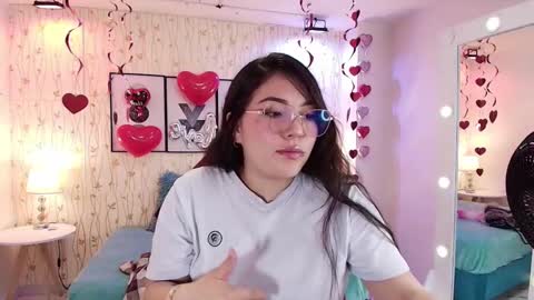 Snapshot of isa_reel chatting on 02/14/25, 08:48 ISA online show from 02/14/25, 08:48