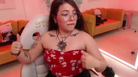 Snapshot of isa_reel chatting on 03/02/25, 06:59 ISA online show from 03/02/25, 06:59