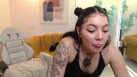 Snapshot of isa_reel chatting on 03/04/25, 10:38 ISA online show from 03/04/25, 10:38