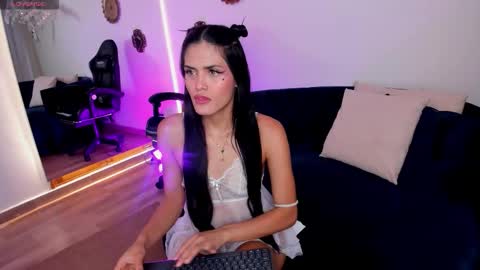 Snapshot of isa_rouse__ chatting on 09/26/25, 03:10 ISA ROUSE online show from 09/26/25, 03:10