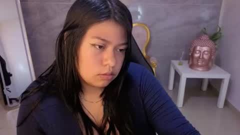 Snapshot of isa_s chatting on 08/08/26, 12:40 Isa online show from 08/08/26, 12:40