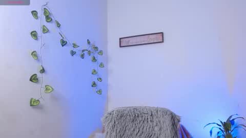 isa_salvatore online show from 09/08/25, 06:40