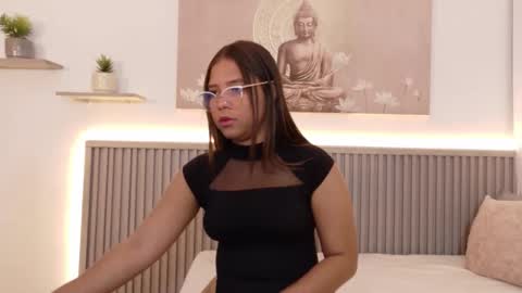 Isabel online show from 11/05/25, 12:16